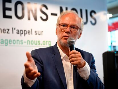 O jornalista Laurent Joffrin no lançamento do movimento Les Engagé.e.s, nesta segunda-feira, em Paris.