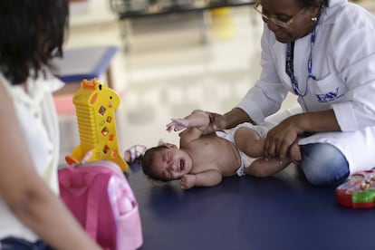 A preocupação da comunidade internacional pela expansão do zika vírus, que tem o Brasil como o epicentro do surto, já questiona a realização, em agosto, dos Jogos Olímpicos no Rio de Janeiro.