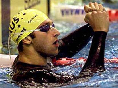 Ian Thorpe celebra su victoria en los 200 metros libres.