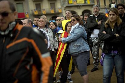 Públic assistent a l'ofrena floral que ha tingut lloc davant el monument de Rafael Casanova amb motiu de la celebració de la Diada.