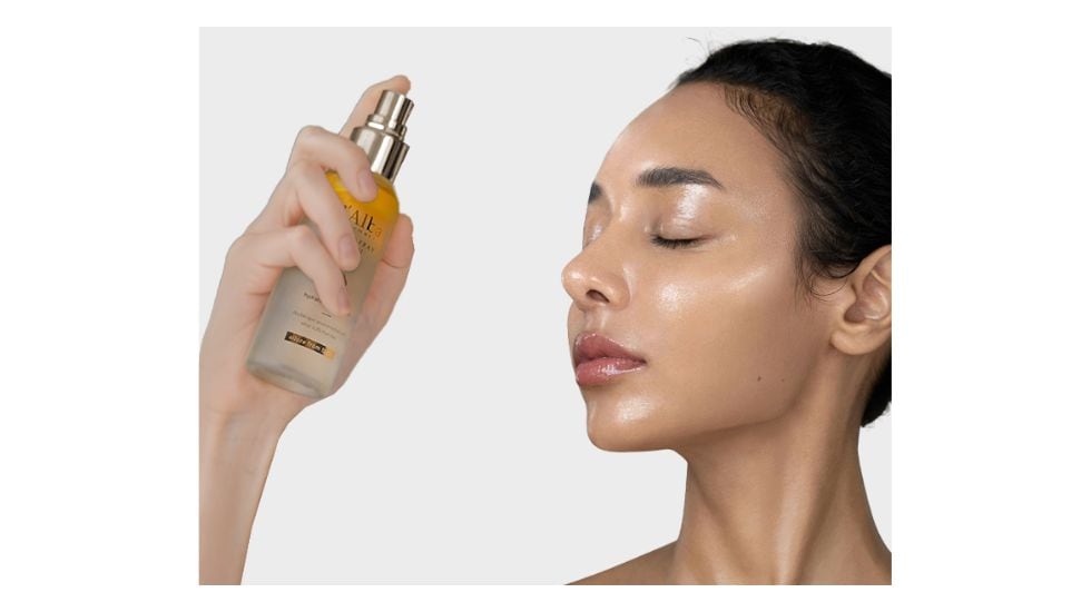 Rocía el producto cuatro o cinco veces de manera uniforme.