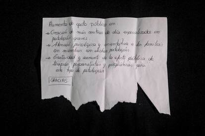 Una propuesta introducida en los buzones de la acampada de la Puerta del Sol hace 10 años en la que se pide mayor gasto público en atención psicológica y servicios sanitarios.