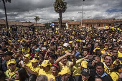 Miles de personas se reunieron para ver a Egan Bernal