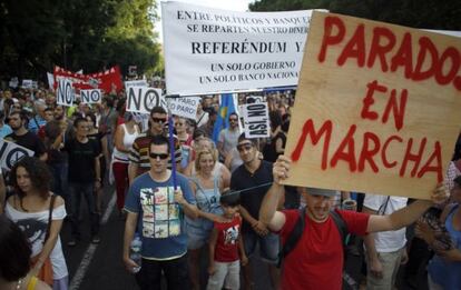 Manifestación de desempleados desde la Plaza de Neptuno de Madrid hasta la Puerta del Sol, el pasado julio, en protesta por los recortes del Gobierno.