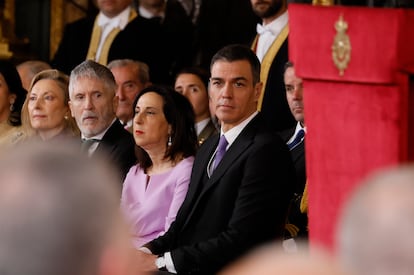 Desde la izquierda, el ministro del Interior, Fernando Grande-Marlaska (2i); la ministra de Defensa, Margarita Robles, y el presidente del Gobierno, Pedro Snchez.
