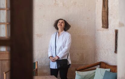 La artista Mona Hatoum, el pasado viernes en Sant Lluís (Menorca).