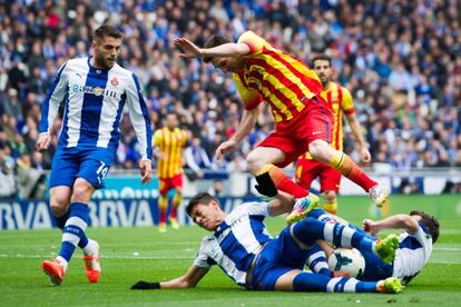 Messi, con Moreno, Stuani y David Lopez.