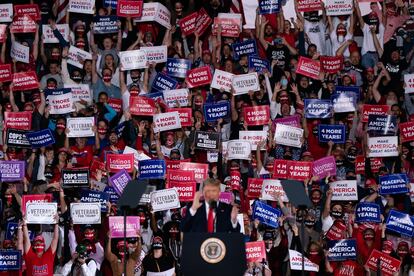 Partidarios de Donald Trump durante un mitin de la campaña electoral celebrado en Macon, Georgia.