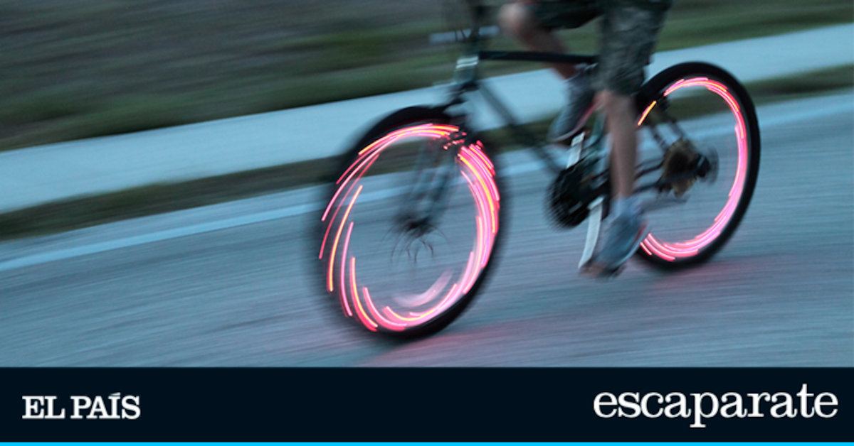 Así son las luces led para las ruedas de la bicicleta, que te permitirán pedalear de manera más segura durante la noche