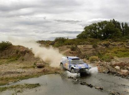 Carlos Sainz, ayer a bordo de su Volkswagen.