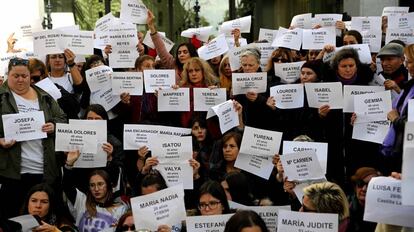 Concentración frente al Ayuntamiento de Madrid en contra de la violencia machista, este lunes.