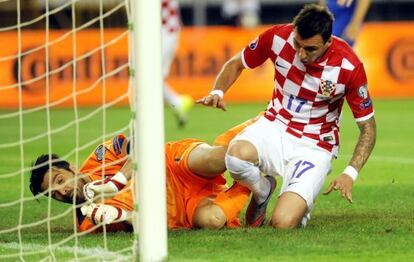 Mandzukic marca el 1-0 ante Italia