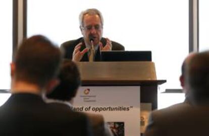 El director del Consejo Empresarial de la Competitividad, Fernando Casado, habla durante su intervención en la presentación del informe "España: un país de oportunidades" el pasado 7 de mayo en Chicago, Illinois.
