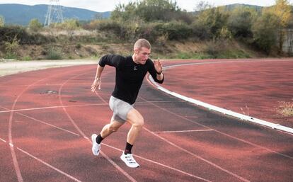 Álex Díaz realiza pruebas de atletismo cada día.