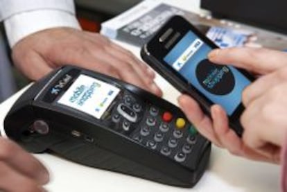 Ensayo de pago m&oacute;vil en el Mobile World Congress de Barcelona. 