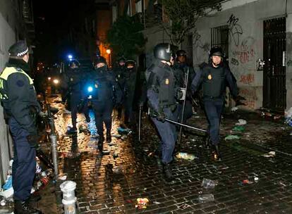 La policía nacional toma las calles del barrio