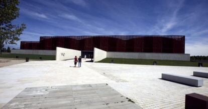 Villa romana de La Olmeda, protegida por la estructura obra de Ángela García Paredes e Ignacio Pedrosa.
