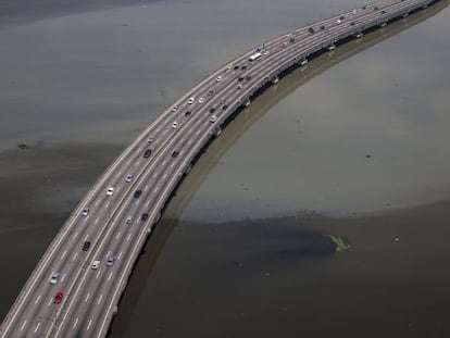 Foto da Baía de Guanabara em novembro de 2013.