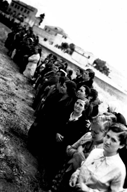 Procesión del Corpus en la cárcel de Ventas, 1939.