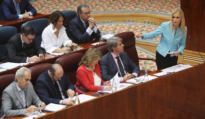 Cifuentes interviene en el pleno de hoy de la Asamblea de Madrid.