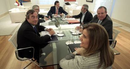 Reunión de los agentes sociales con Fátima Báñez y Mariano Rajoy.