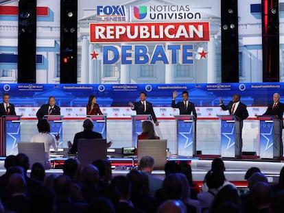 Los aspirantes republicanos durante el debate de este 27 de septiembre en Simi Valley (California).
