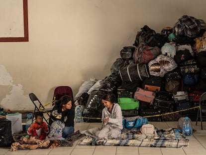 Migrantes en el albergue Embajadores de Jesús en Tijuana, uno de los más grandes de la frontera norte de México.