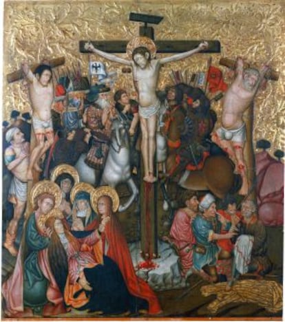 'Crucifixión' de Jaume Ferrer conservada en el MNAC que coronaba el retablo de Peralta de la Sal, según los investigadores.