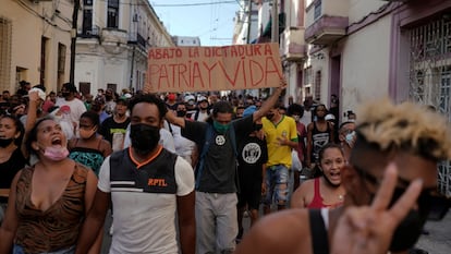 Manifestação contra o Governo cubano em Havana, 11 de julho de 2021. No vídeo, imagens dos protestos.