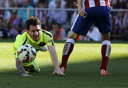Messi cau davant Juanfran.
