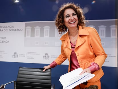 La ministra de Hacienda, María Jesús Montero, durante la presentación de los datos de déficit de las Administraciones públicas de 2023.