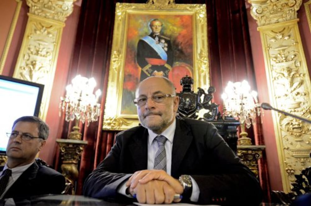 El PSOE de Ourense apoya la negativa del alcalde a dimitir | Noticias ...