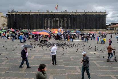 Concentración de la marcha del paro nacional en la Plaza de Bolívar, este miércoles en Bogotá.