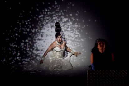Escena del montaje de<i> Orfeo ed Euridice</i> <b>realizado por la Fura dels Baus</b> en el Festival de Peralada.