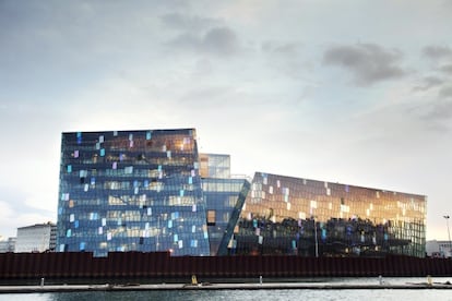 Harpan, el edifico erigido por Olafur Eliasson para la &Oacute;pera de  Reikiavik. 