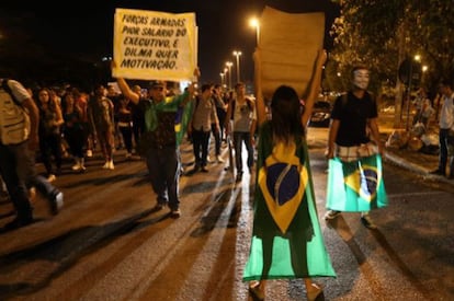 Protestas este lunes en Brasilia. / FERNANDO BIZERRA (EFE)