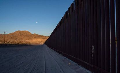 Fotografía de archivo de la frontera entre Estados Unidos y México en Nuevo México.