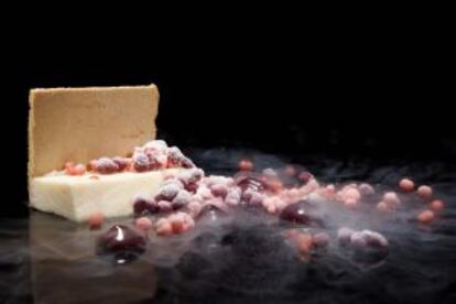 Tarta de Baileys con frutos rojos, postre de Begoña Rodrigo.