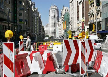 Señalización de las obras que se desarrollan en las inmediaciones de la Gran Vía y la plaza del Callao.