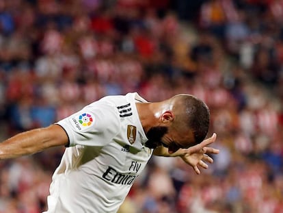 Benzema celebra uno de sus goles ante el Girona por LaLiga. 