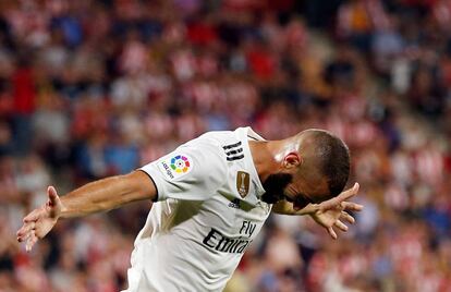 Benzema celebra uno de sus goles ante el Girona por LaLiga.