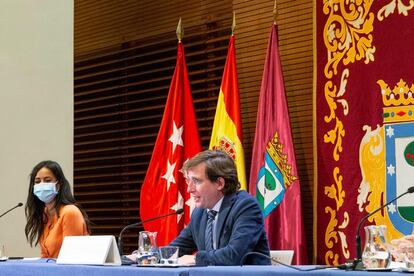 Almeida junto a la vicealcaldesa Begoña Villacís en la rueda de prensa de hoy