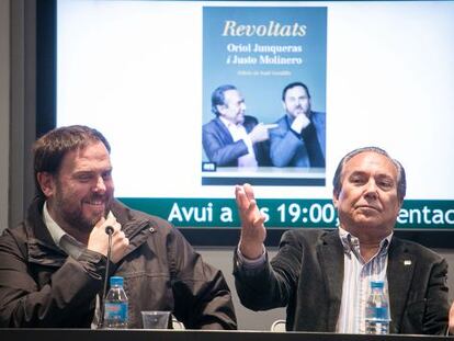 Oriol Junqueras y Justo Molinero, este martes, presentando su libro.