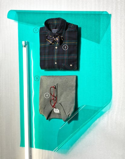 <b><p>Con actitud</b></p>1. Camisa cuadros de Edmmond (98 euros). 2. Pajarita azul con rayas amarillas de Polo Ralph Lauren (99 euros). 3. Jersey de punto de Scalpers (69 euros). 4. Gafas de ver con montura roja de Polaroid (79 euros).