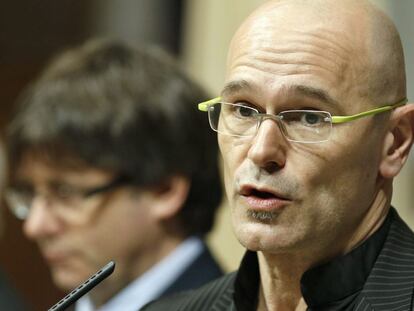Romeva (dreta) i Puigdemont el passat 11 de febrer.