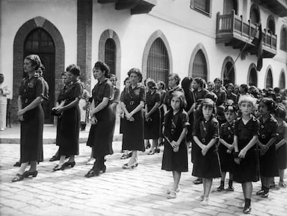 Mujeres falangistas en Melilla, en 1937, durante la Guerra Civil.