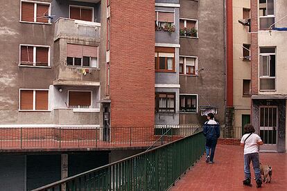 La barriada de Zuazo, en Barakaldo, donde ocurrieron los hechos en la madrugada de ayer.