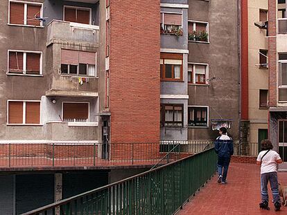 La barriada de Zuazo, en Barakaldo, donde ocurrieron los hechos en la madrugada de ayer.