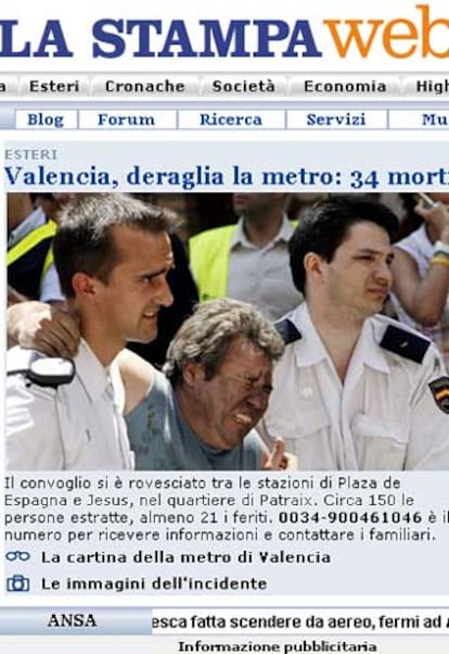 La Stampa abre su digital con el accidente valenciano y con una imagen de uno de los heridos. Además, el periódico italiano añade información del metro de Valencia y fotografías del accidente.