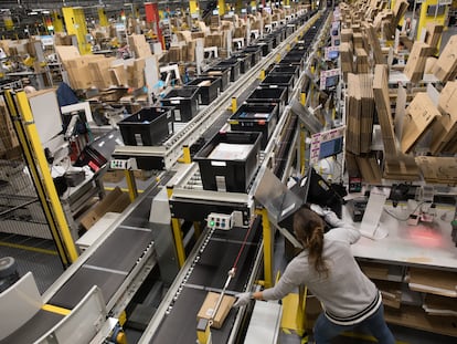 Interior del almacén de Amazon en Illescas (Toledo).